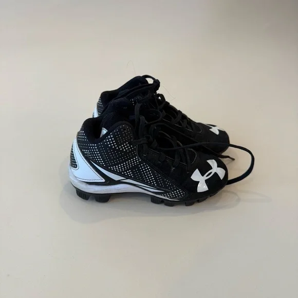 Under Armour Kids Black and White baseball shoes - Picture 2 of 4